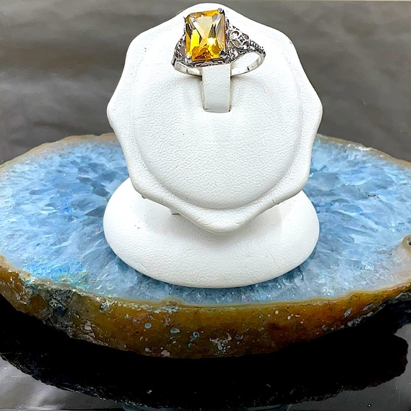 Vtg. Sterling Silver Citrine Ring Size 8 - Picture 1 of 8